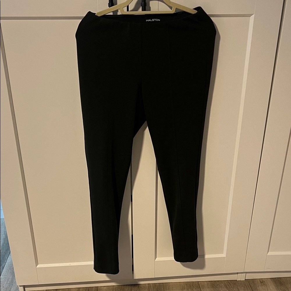 Halston Elegant Green Ankle Pants